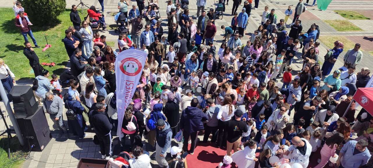 Menteşe’de Çocuk Şenliği Coşkusu: 19 Nisan’da Rekor Kalabalık 3